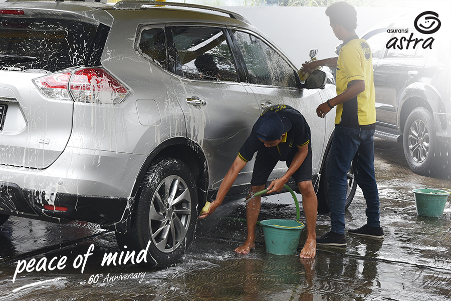 4 Hal Penting Yang Perlu Diperhatikan Saat Mencuci Mobil Sendiri