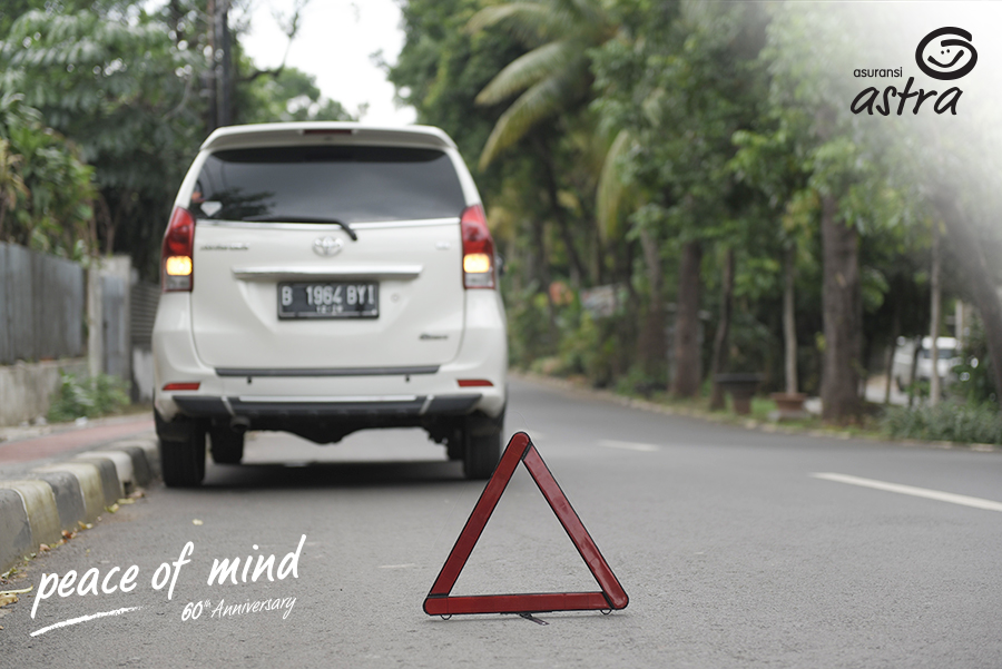 4 Waktu Yang Tepat Untuk Menggunakan Lampu Hazard