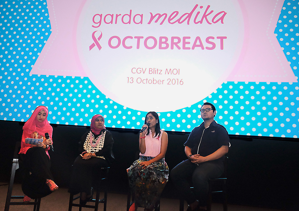 dr. Doddy Permadi (kanan) membawakan seminar tentang kanker payudara