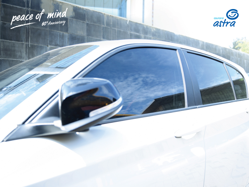 menjaga-kaca-mobil-agar-tidak-baret