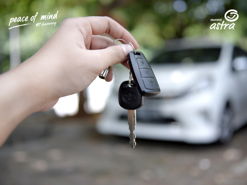 Menitipkan kunci mobil