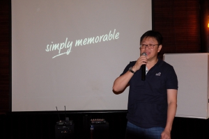 CEO Asuransi Astra, Rudy, menjelaskan tentang pencapaian Asuransi Astra dan strategi ‘simply memorable’ tahun 2017 kepada para awak media.