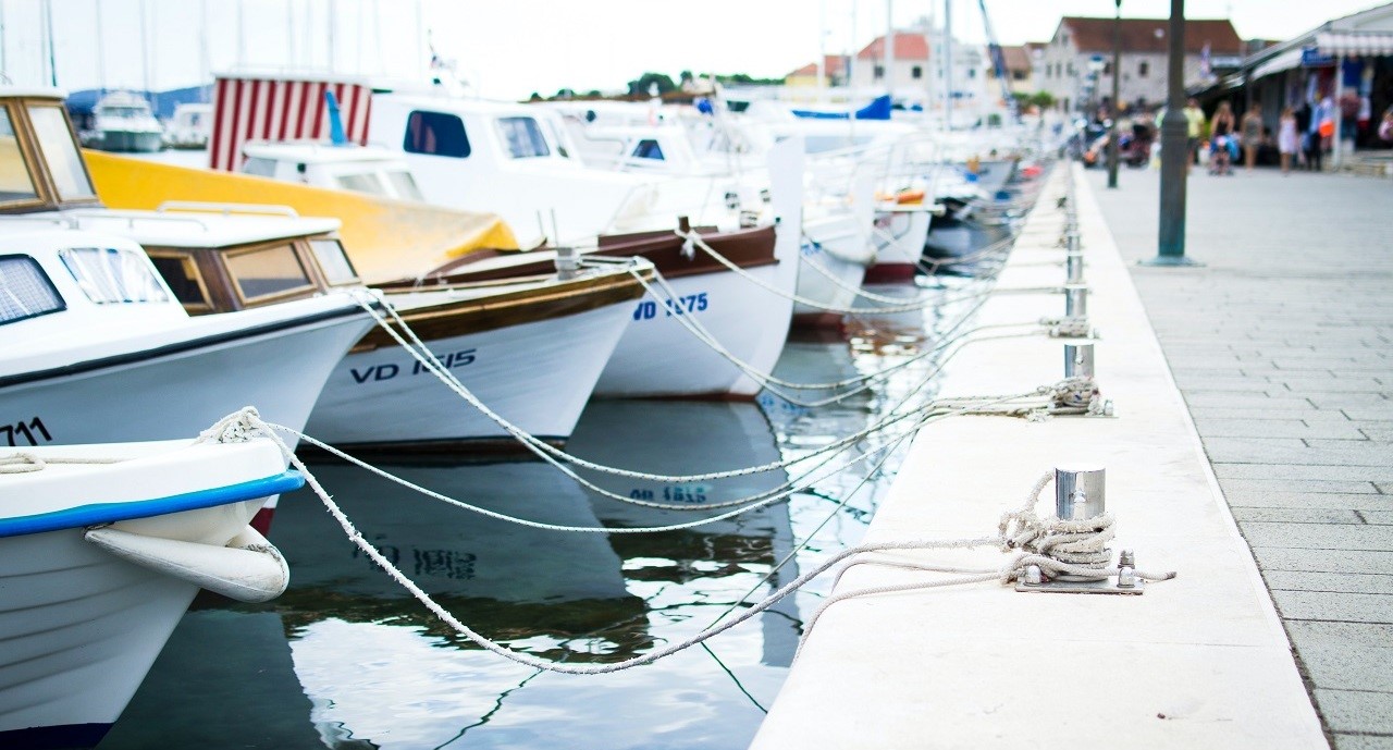 Bagaimana Cara Monitoring Pergerakan Kapal Niaga di Laut?