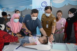 Pada pilar kesehatan, Estafet Peduli Bumi Asuransi Astra telah merevitalisasi sejumlah Posyandu dan melakukan pencegahan stunting lebih dari 100 balita dengan memberikan edukasi ke sekolah hingga keluarga dan pemberian gizi. Selain itu, penyerahan donasi hingga bantuan operasional juga dilakukan demi menunjang fasilitas kesehatan untuk para masyarakat setempat.