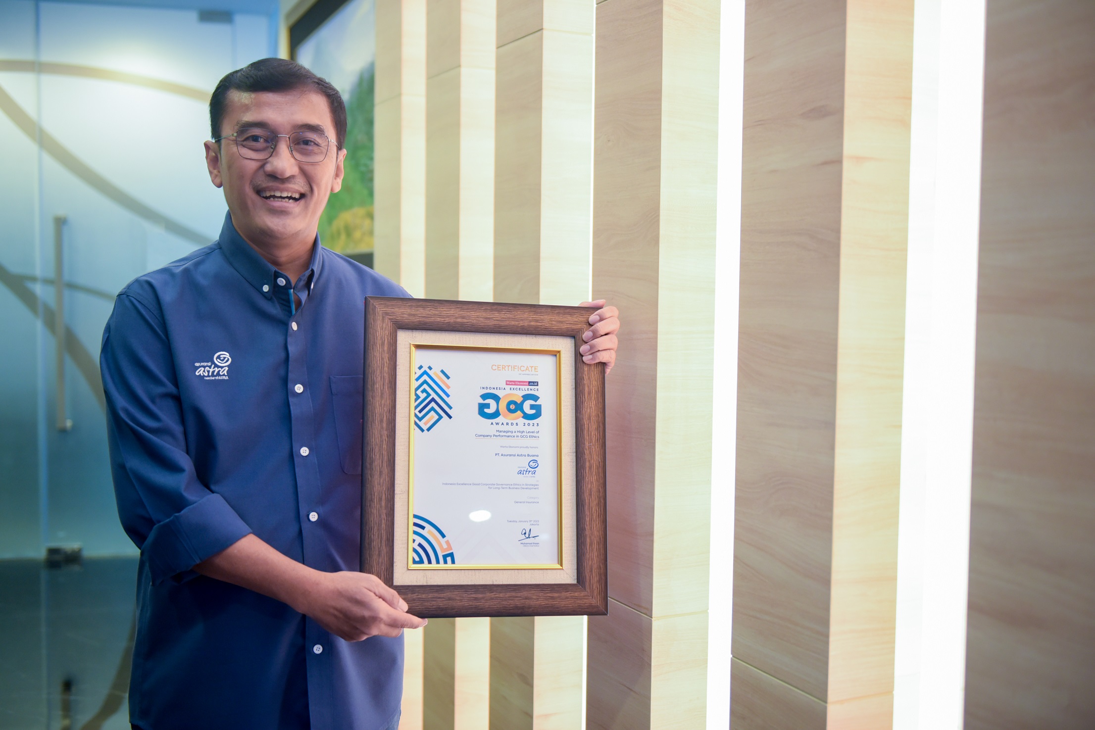 Compliance & Risk Management Director Asuransi Astra, Adi Sepiarso menerima penghargaan Indonesia Excellence GCG Awards 2023 dengan titel Indonesia Excellence Good Corporate Governance Ethics in Strategies for Long-Term Business Development (category: General Insurance) dari Warta Ekonomi. Hal tersebut diraih Asuransi Astra karena berhasil menjadi salah satu perusahaan yang sukses menerapkan tata kelola perusahaan yang baik.