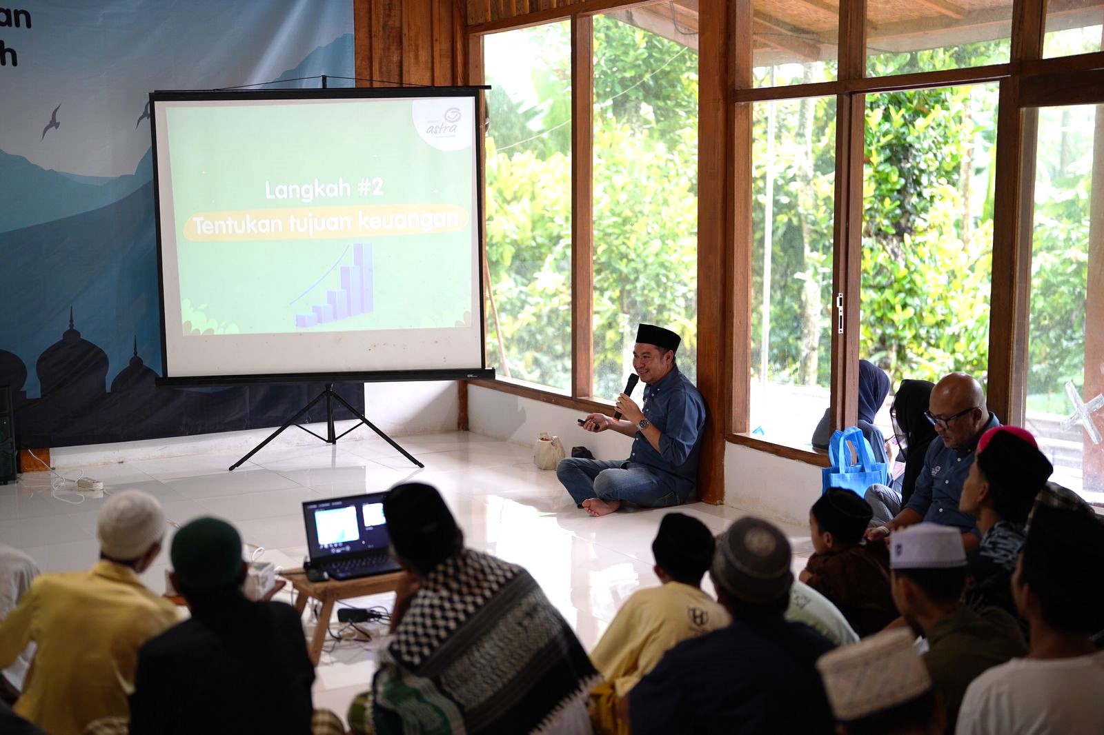 Estafet Peduli Bumi : Sebarkan Peace of Mind Di Bulan Ramadan, Asuransi Astra Berikan Literasi Keuangan Syariah Bagi Masyarakat dan Pelaku UMKM serta Resmikan Renovasi Masjid di Lombok Utara