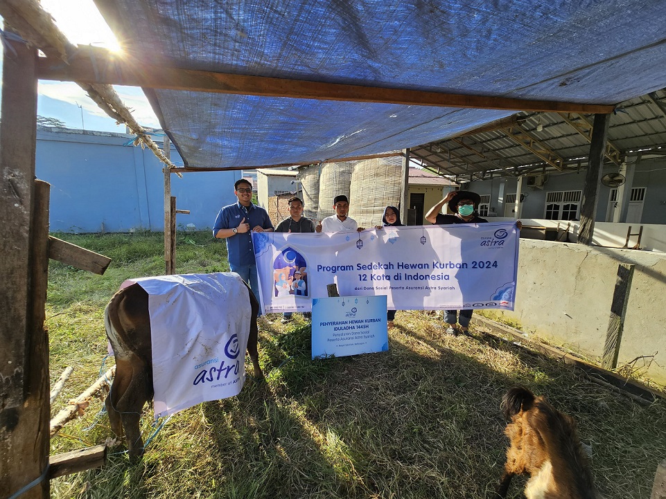 Rayakan Hari Raya Idul Adha, Asuransi Astra Sedekahkan 16 Sapi dan 20 Kambing untuk Indonesia