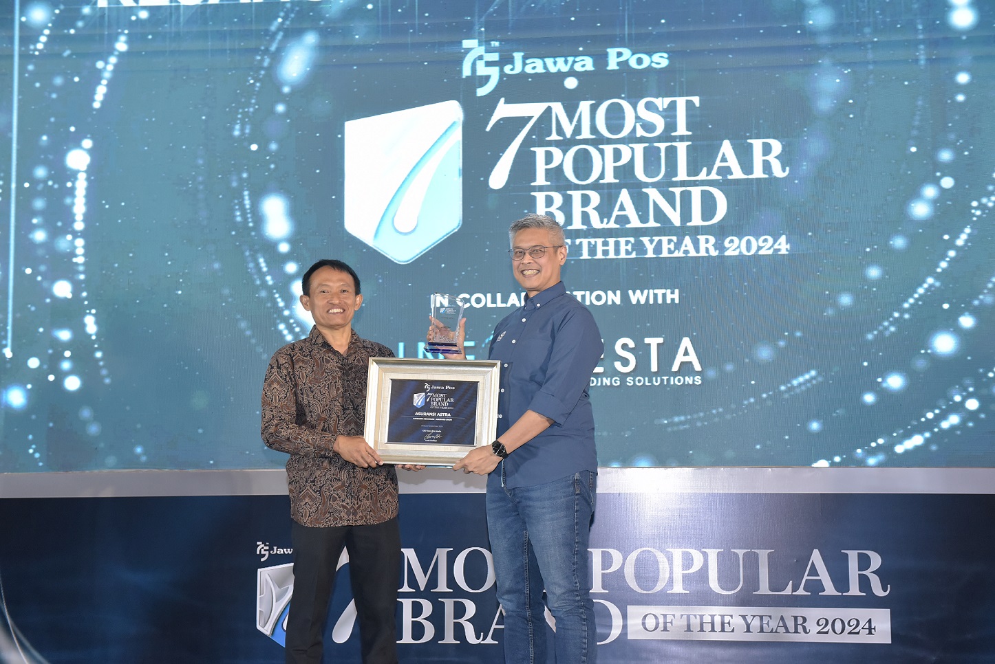 Menjadi Andalan dan Pilihan Masyarakat, Asuransi Astra Raih Penghargaan Jawa Pos 7 Most Popular Brand of The Year 2024