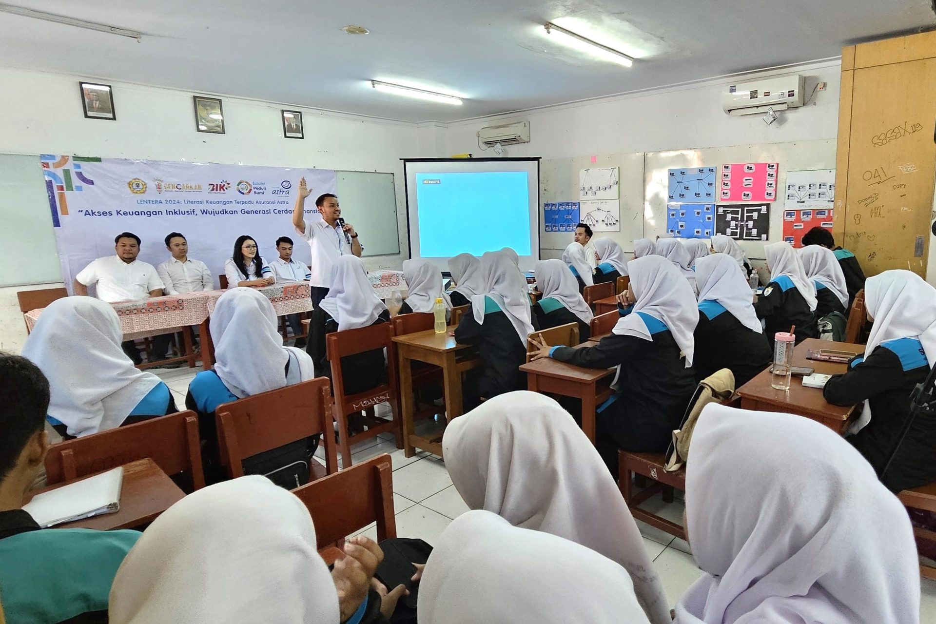 Asuransi Astra Berikan Literasi dan Inklusi ke 3.447 Individu Sasaran Prioritas OJK di Bulan Inklusi Keuangan